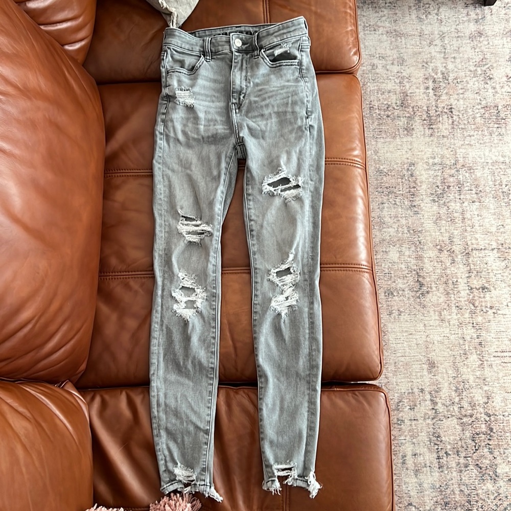 Gray American Eagle skinny jeans, size 2